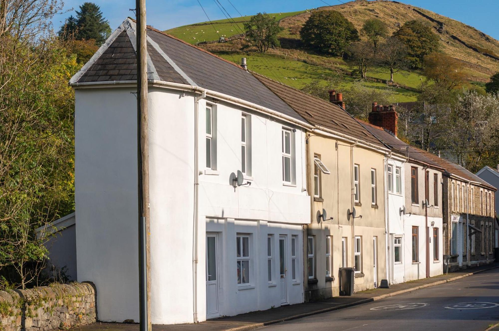 Riverside Great House In The Afan Forest Bike Park By Staystaycations Glyncorrwg 외부 사진