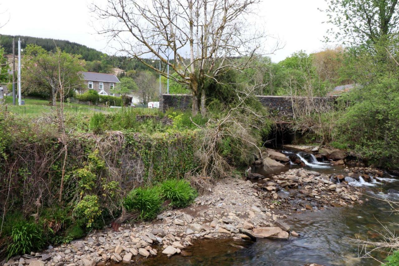 Riverside Great House In The Afan Forest Bike Park By Staystaycations Glyncorrwg 외부 사진